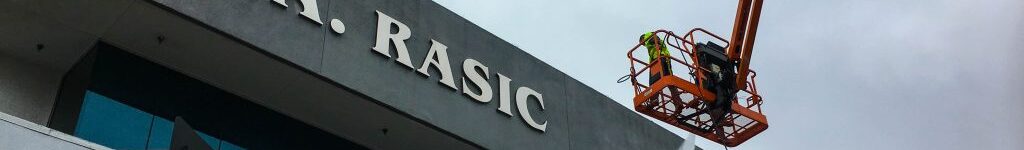 Commercial Building Wash Irvine – A Clean Building Makes the Right Statement